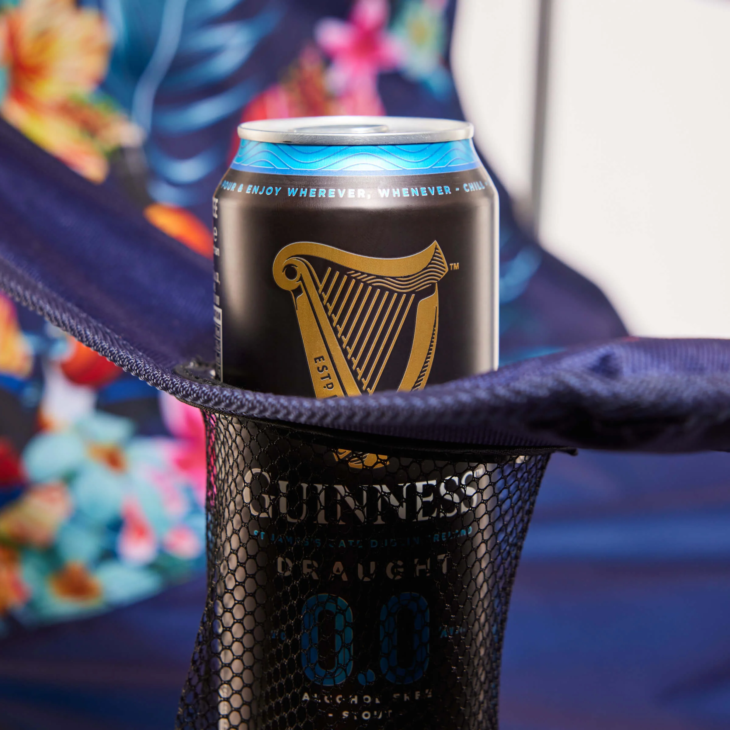 Guinness Toucan Hawaiian Beach Chair - Image 5