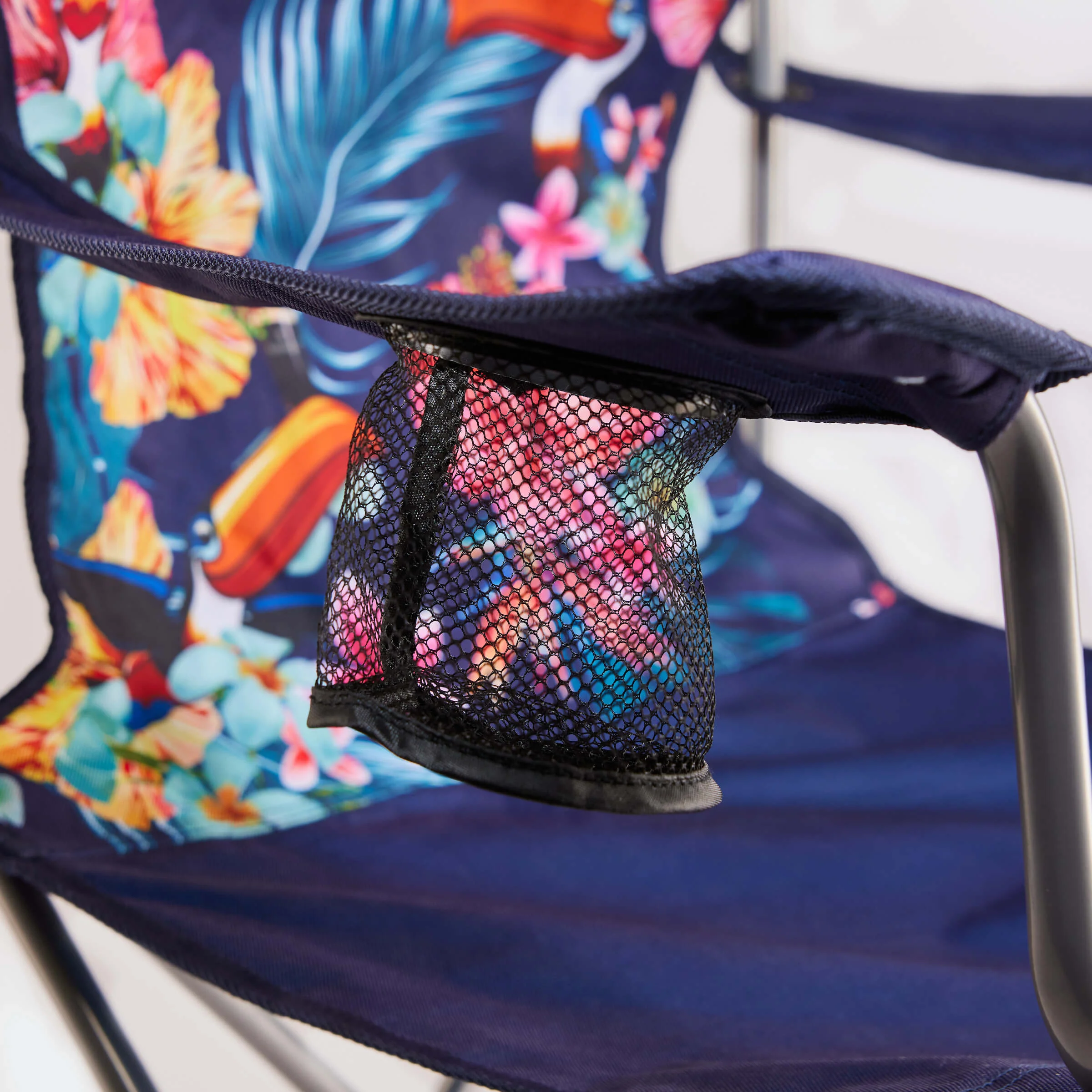 Guinness Toucan Hawaiian Beach Chair - Image 6